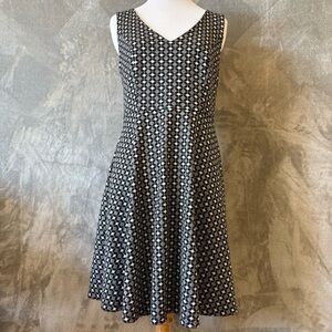Classic Academia Black and White Sleeveless Geometric Dress Wmn’s Sz 2